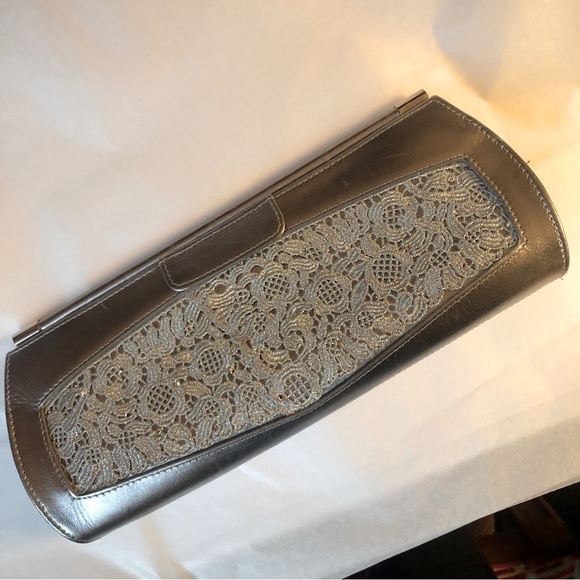 Stuart Weitzman Platinum Leather & Lace Fancy Evening Clutch Wristlet Chantellha - Picture 1 of 10